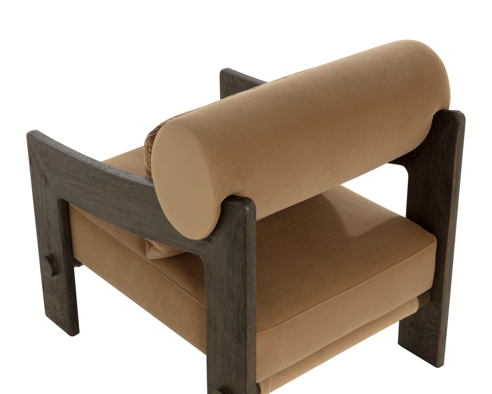 Reizo Lounge Chair  Distressed Brown