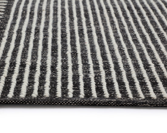 Serene Handwoven Rug  Black / White  5' X 8'