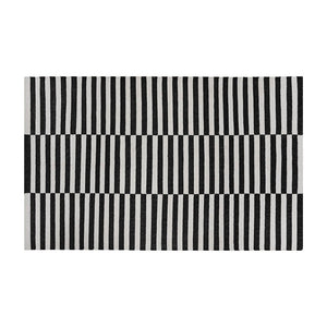 Zigby Hand Woven Rug - Black / Ivory - 8' X 10'