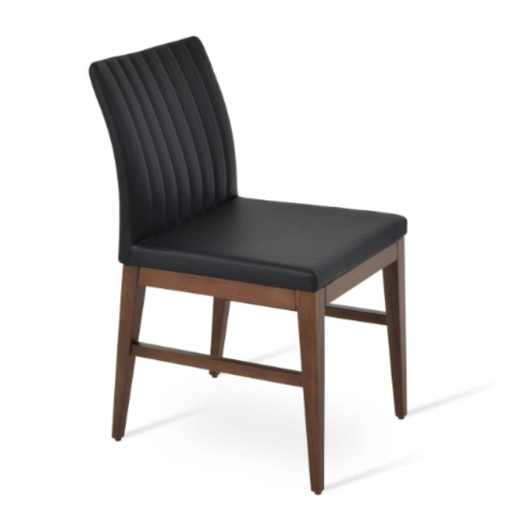 Zeyno Stretcher Chair